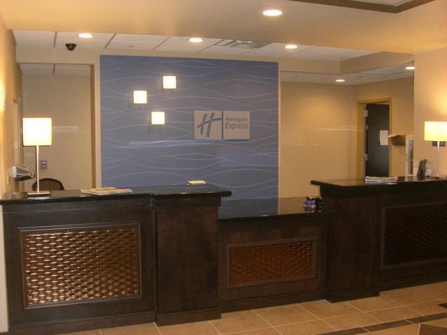 Holiday Inn Express Hotel & Suites Newport South By Ihg Exterior foto